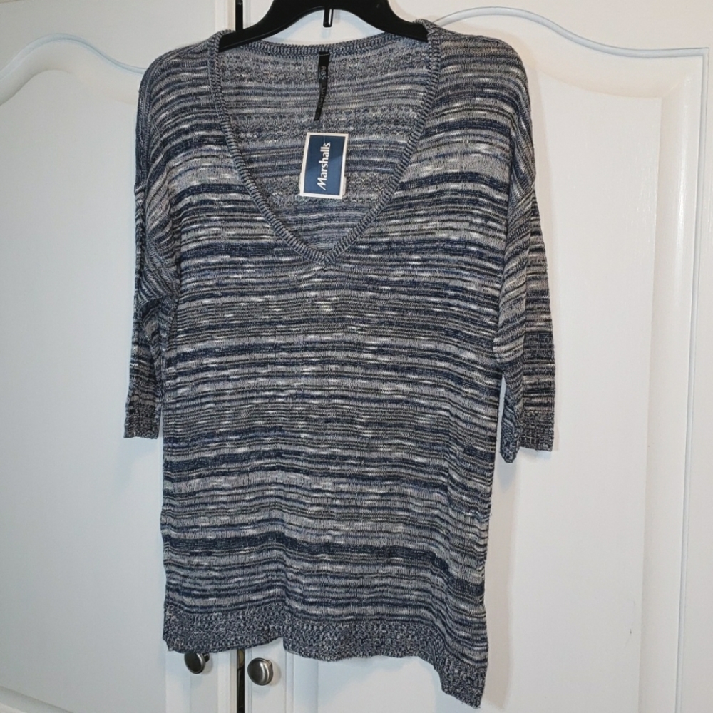 Lightweight v-neck Sweater